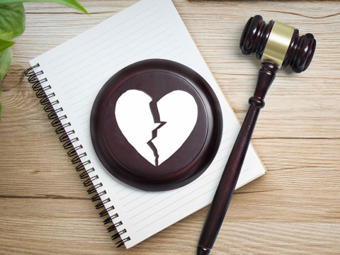 找上海离婚律师咨询法院判决离婚的条件